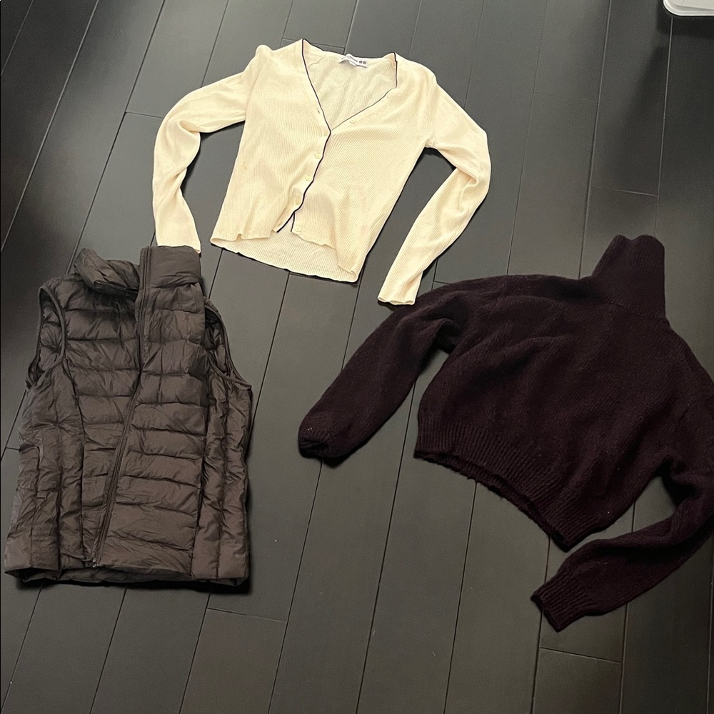 Set of 3 UNIQLO tops (S)